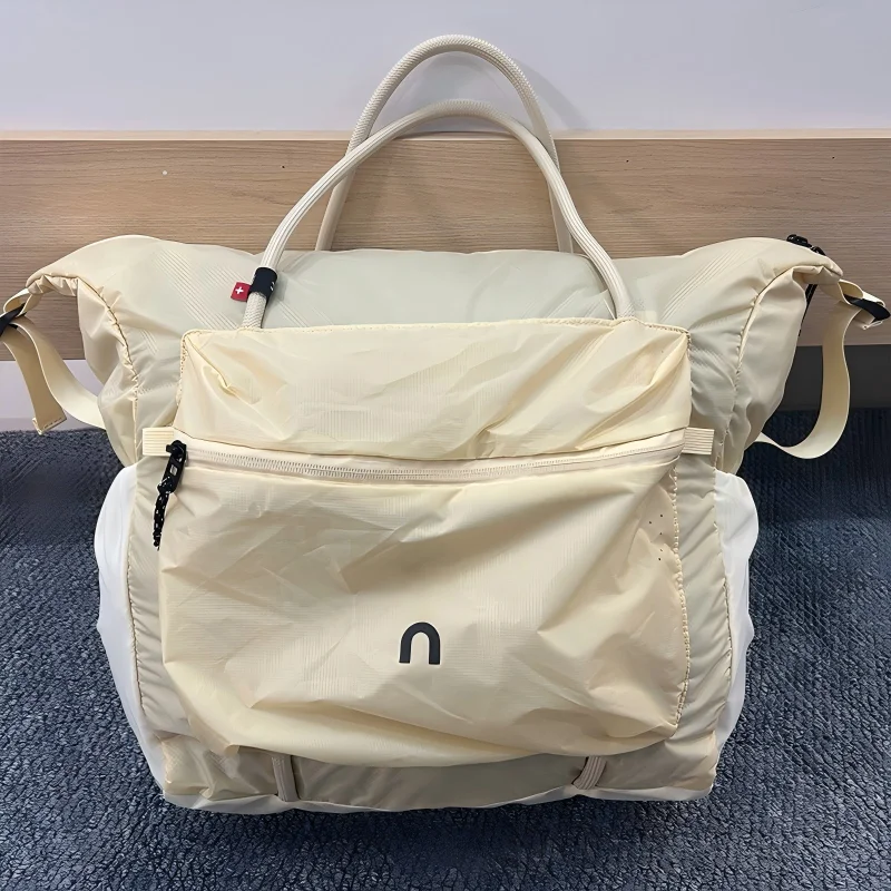 

35L Waterproof Sports Gym Bag, Lightweight Large Capacity Crossbody Tote Bag for Travel Workout Weekend Daily Commute