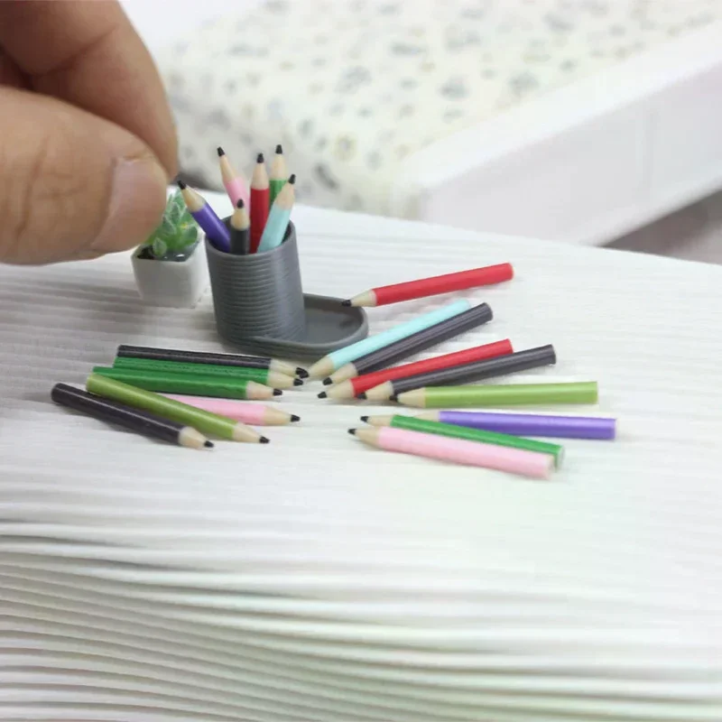 1 Set 1:12 Poppenhuis Miniatuur Poppenhuis Penhouder + 6 Kleurpotloden Set Pop Home Decor Fantasiespel Poppenhuis Briefpapier speelgoed