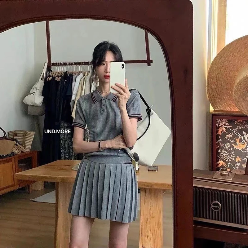 2025 new summer Women's Short Sleeved Knitted Shirt Top Knitted Pleated Skirt Ladies Set Two-piece Set