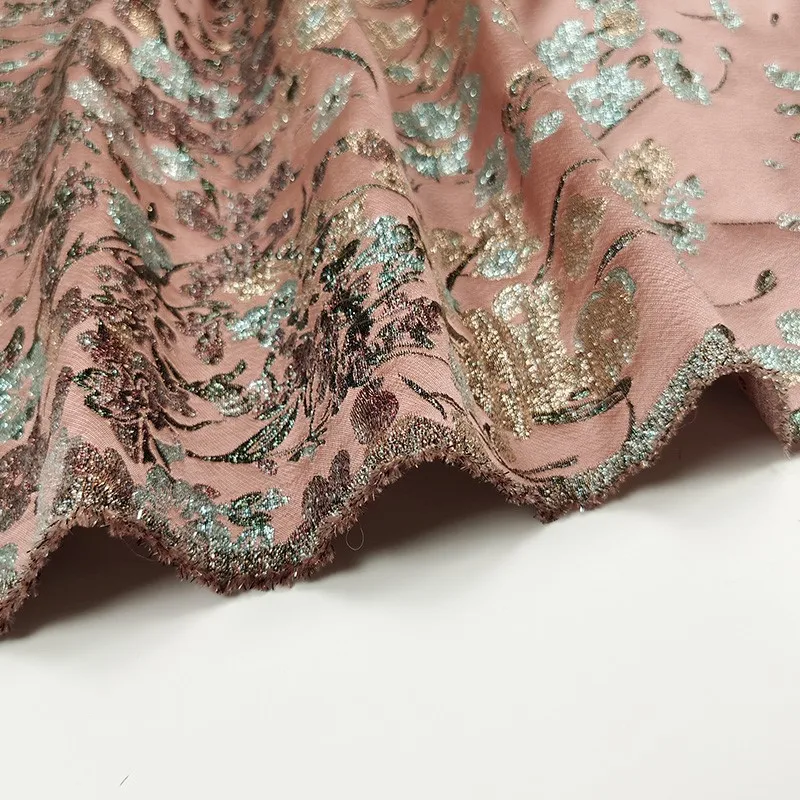 Luxurious embossed three-dimensional gold silk jacquard positioning fabric performance dress brocade skirt fashion