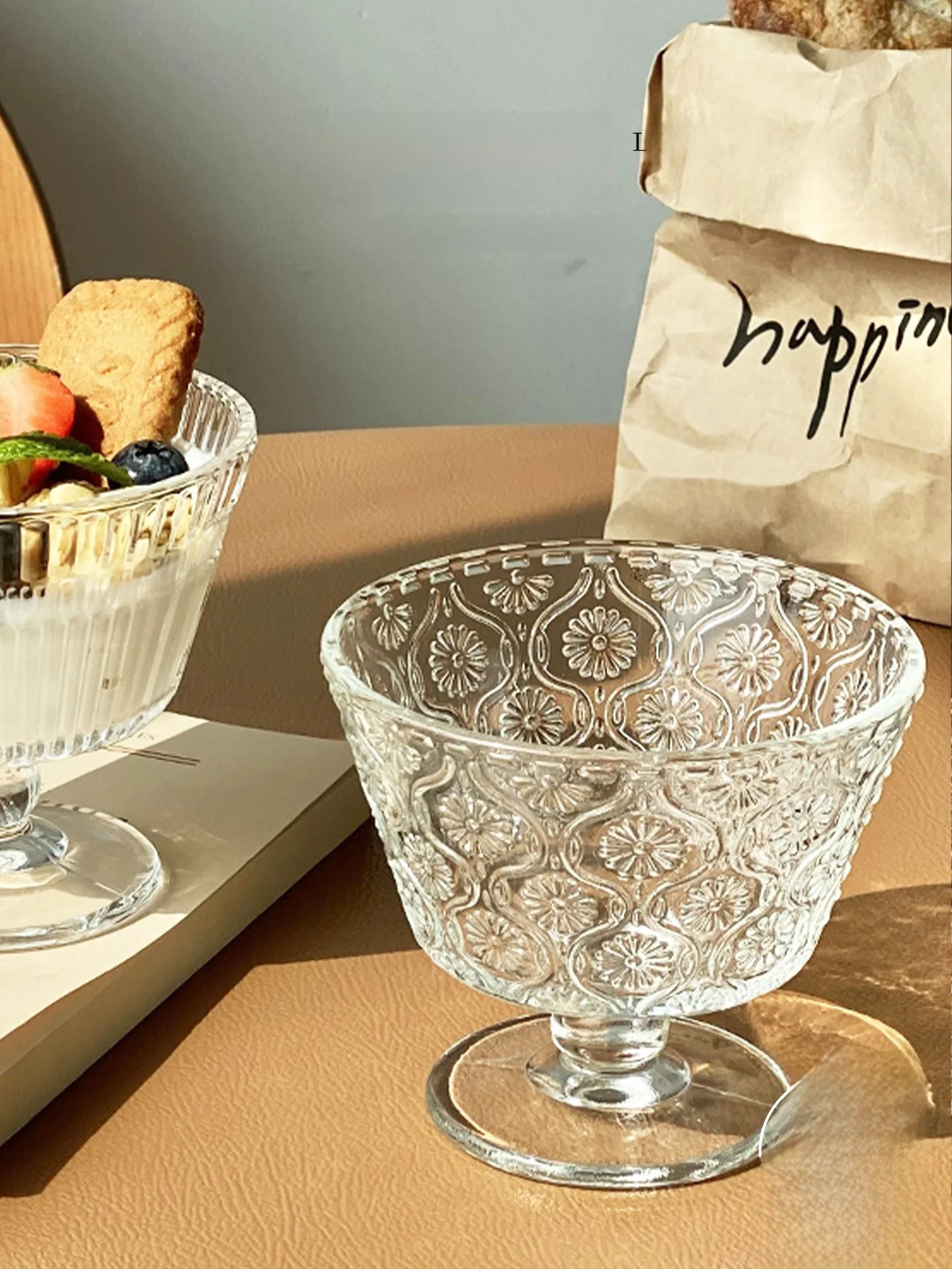 

Vintage Glass Bowl for Ice Cr And Derts Simple round ape Pure Color Design by Jojos Life PD