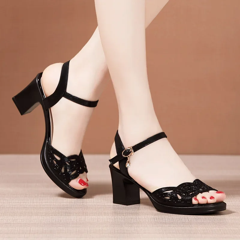 Small Size 32-43 Elegant Rhinestone Black Office Work Mom Shoes Women's Platform Sandals 2026 Summer Med Block Heels Sandals