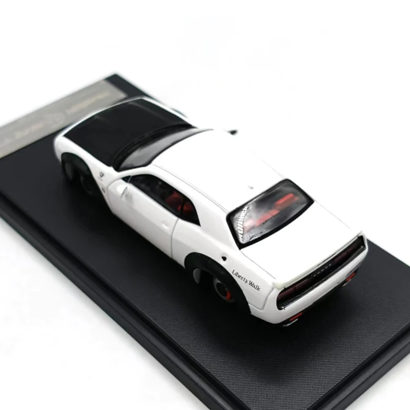 

Прекрасные работы в масштабе 1:64 Hellcat SRT, модель автомобиля из сплава, классический сувенир для взрослых, подарочные украшения, статический дисплей