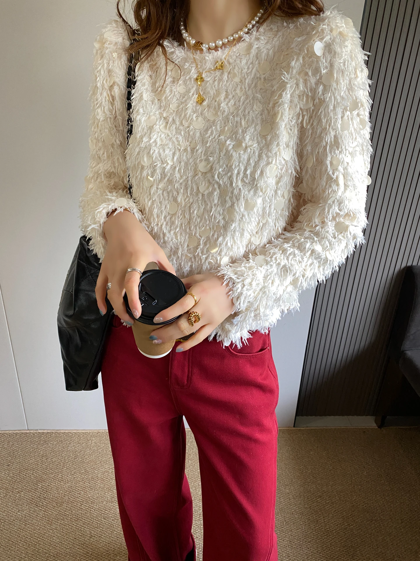 

Женский вязаный свитер с пайетками и перьями, свободный крой, на раннюю весну, мягкий, с длинными рукавами, круглым вырезом, теплый, верхняя одежда