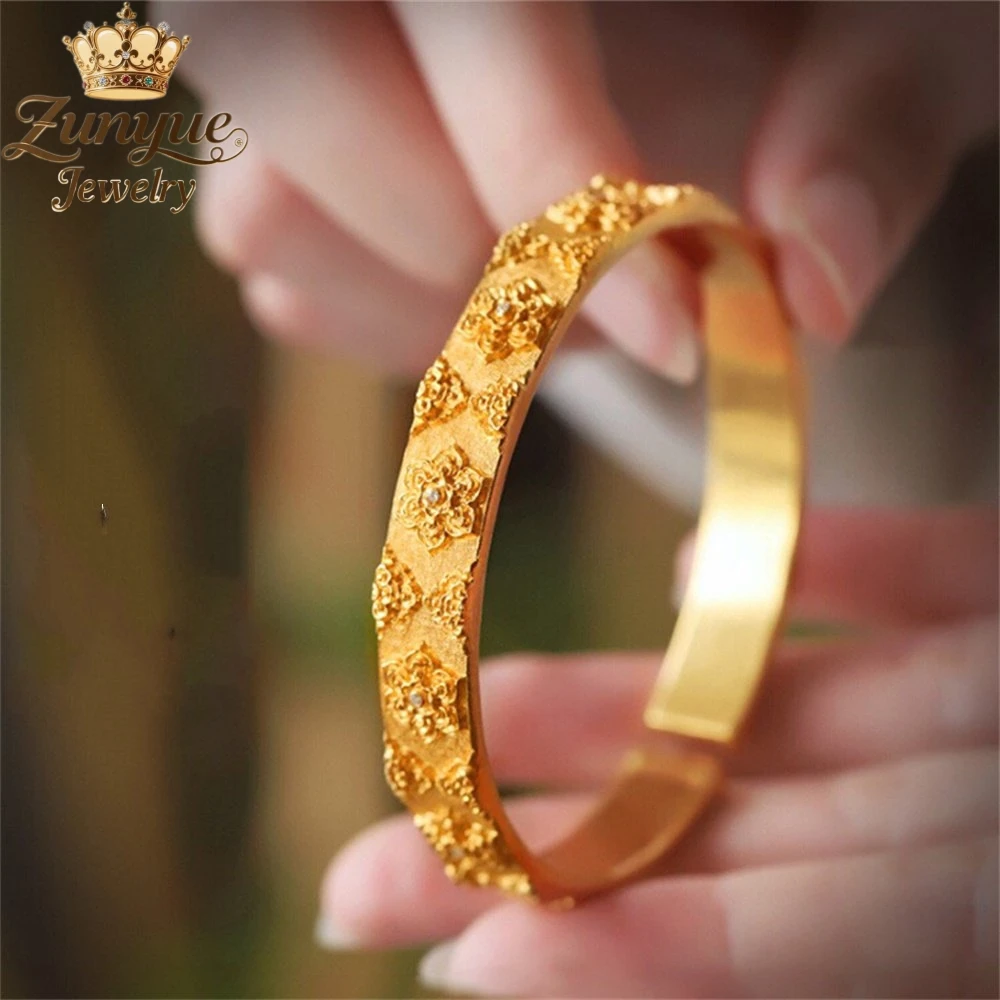 

Sand Gold Relief Engraved Flower Pattern Bracelet Luxury Quality Jewelry Handicraft Fashion Jewelry Charms Exquisite Elegant