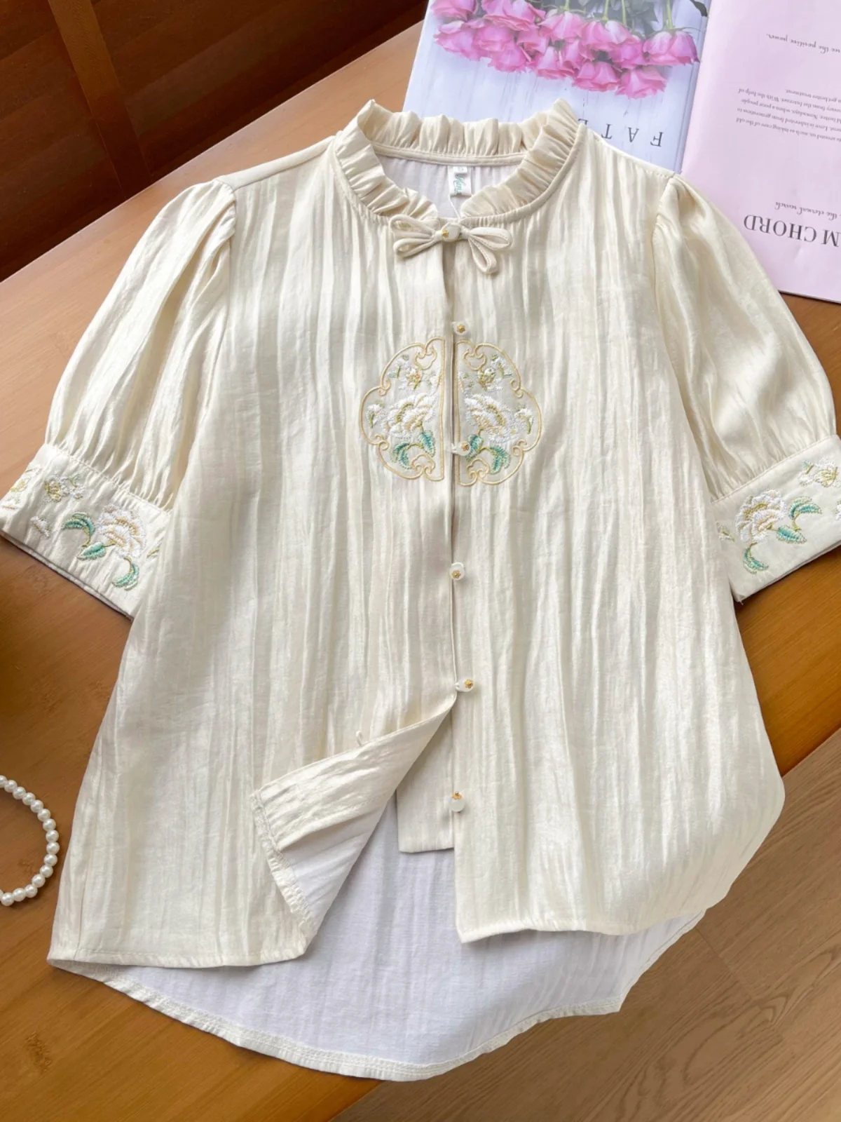 

National Trend New Chinese Style Shirt for Women Summer Embroidered Button Design Unique Light Luxury Temperament Top