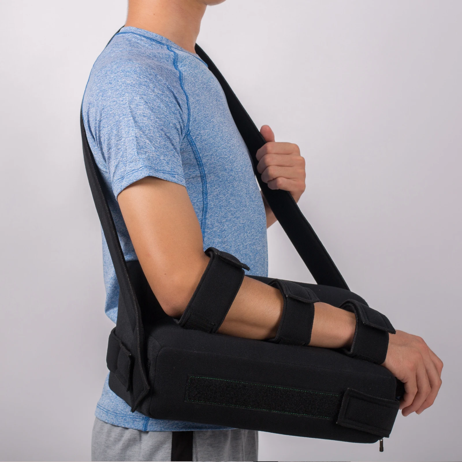 Shoulder Immobilizer with 45ยฐContoured Pillow, Shoulder Abduction Sling for Injury Support Rotator Cuff, Dislocated, Broken Arm