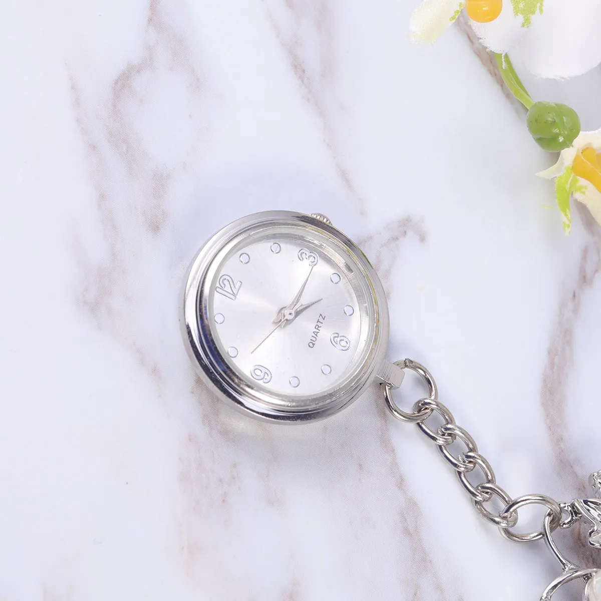relogio-de-bolso-com-broche-de-quartzo-para-enfermeiros-design-de-flor-numeros-claros-material-premium-acessorio-de-presente-para-medicos