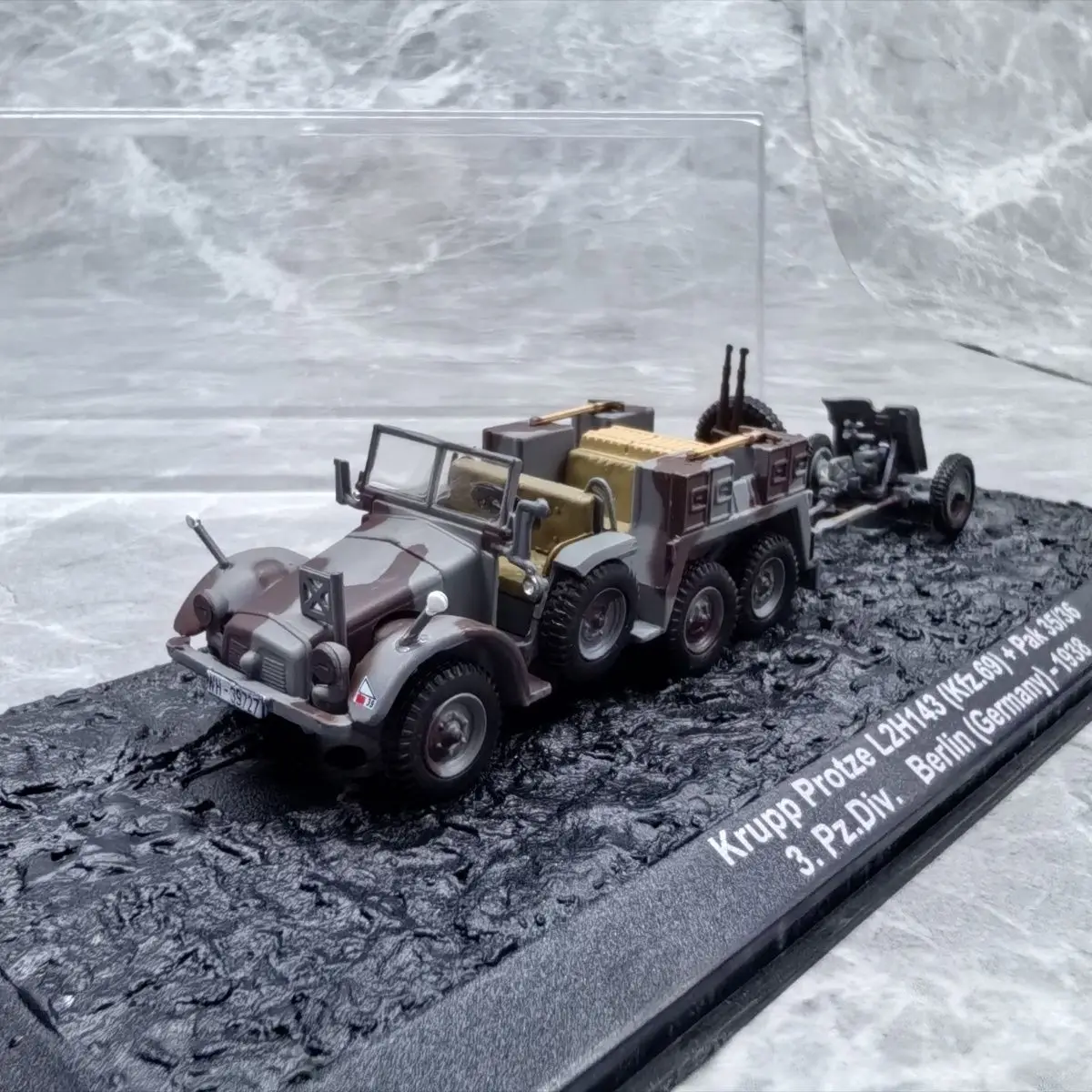 1/72 German Krober Six-Wheeled Truck Pak35 Gun 1938 (Alloy（Main Body）+Plastic Material) Model Ornament