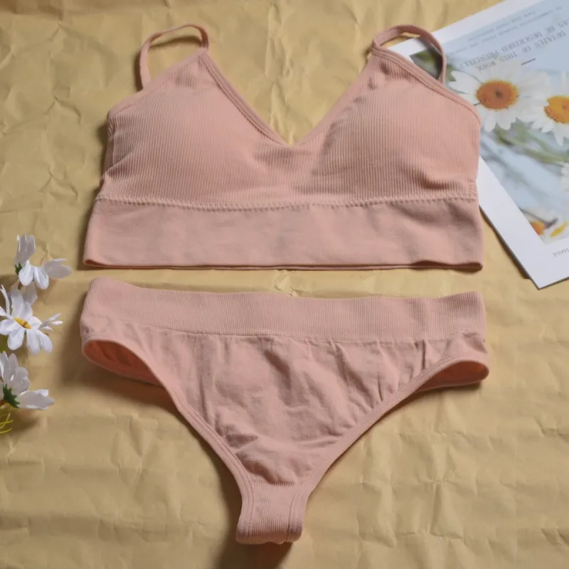 Kadın dikişsiz iç çamaşırı seti sutyen ve Thongs LingerieLow bel külot Pushup Bralette seksi kadın giysileri aşağıda