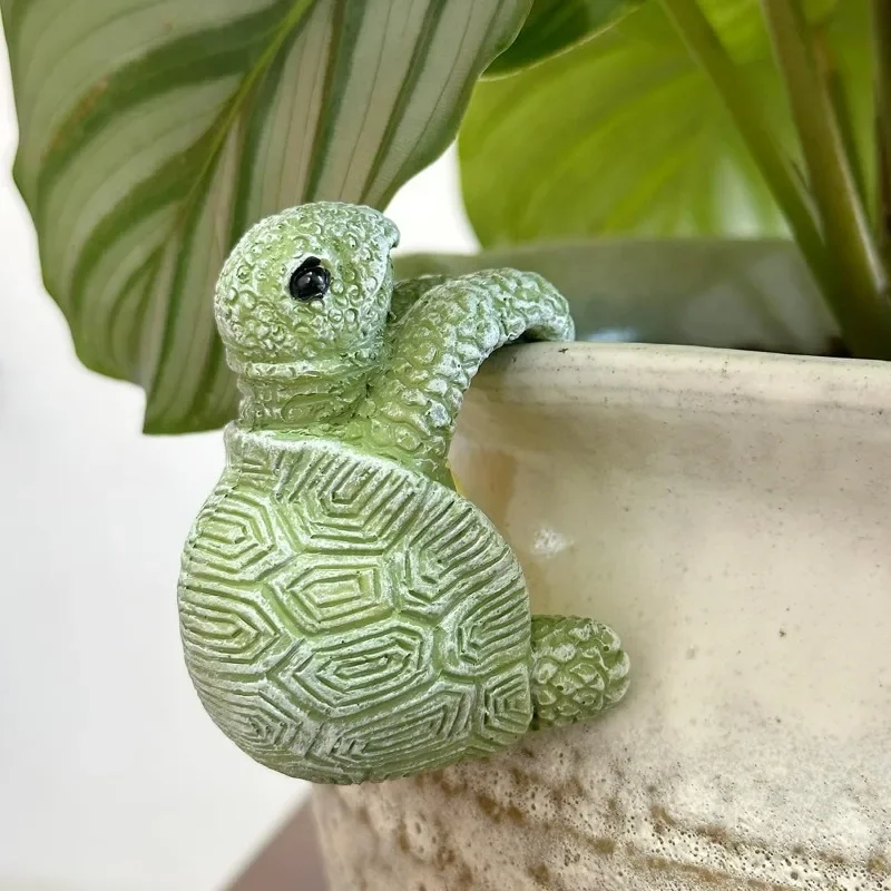 Cartoon Tortoise Flower Pot Hugger Resin Hanging Turtle Pot for Home Garden Fence Balcony Patio Lawn Yard Ornaments