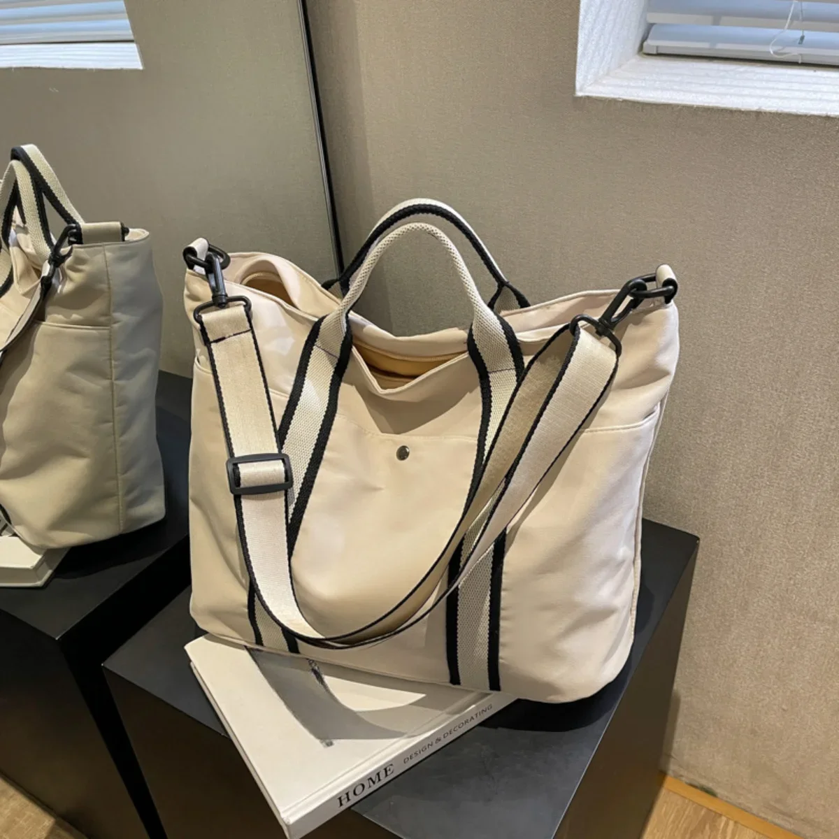 

JIOMAY 2025 New Women's White Canvas Bag Casual Large Capacity Tote Bag Daily Commute Shoulder Bag for Work School Shopping