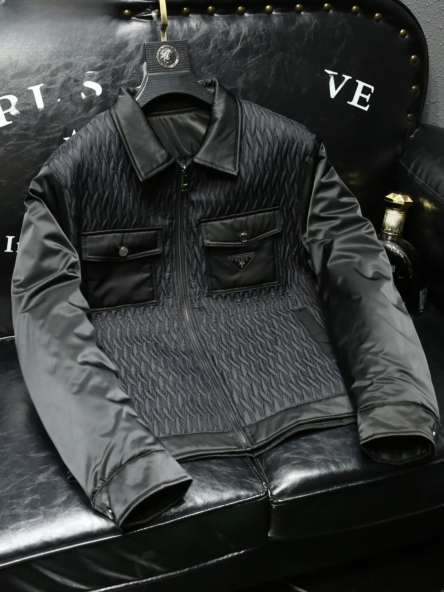 

Теплая мужская хлопковая куртка с простым воротником, зимняя коллекция 2025, модный городской стиль, из полиэстера, с длинными рукавами, на молнии, утепленная