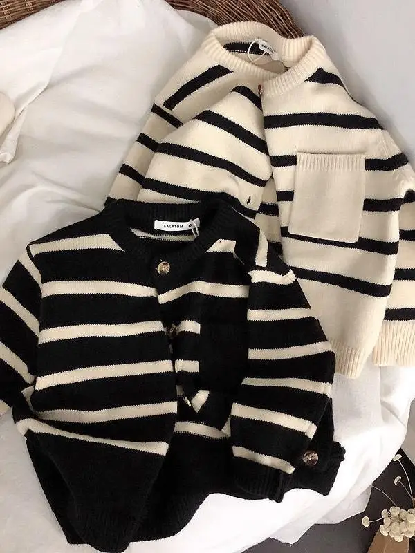 Miękki kardigan w paski na wiosnę i jesień, ubranka dla niemowląt, dzianinowa odzież wierzchnia dla dzieci, okrągły dekolt, długi rękaw, jedwabny top.