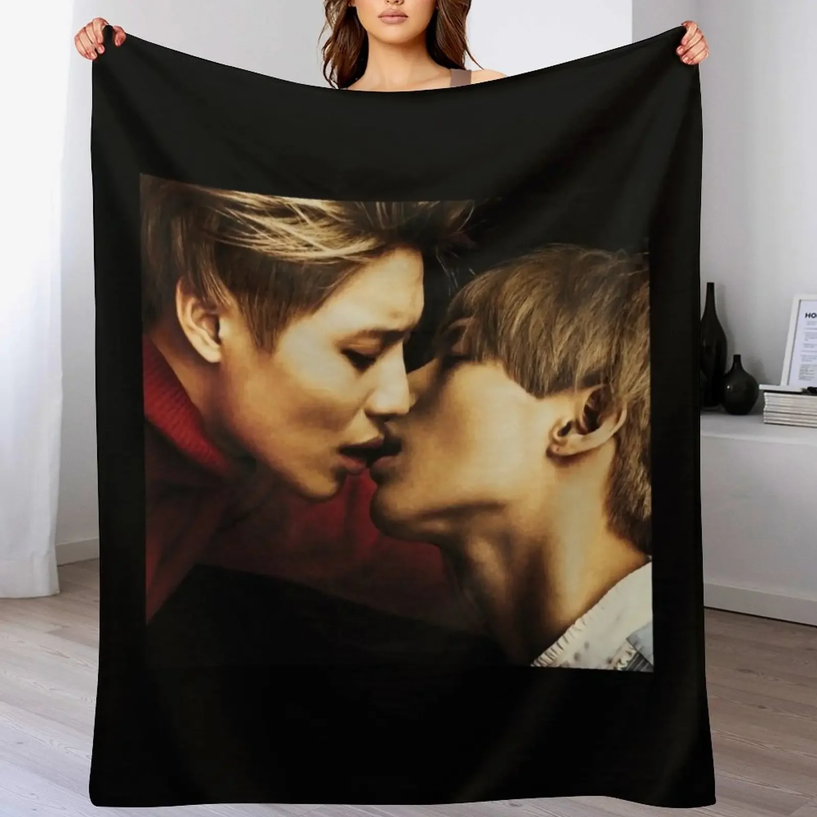 

TAEMIN - PRESS IT Throw Blanket Color Fast Cozy Throw Blanket