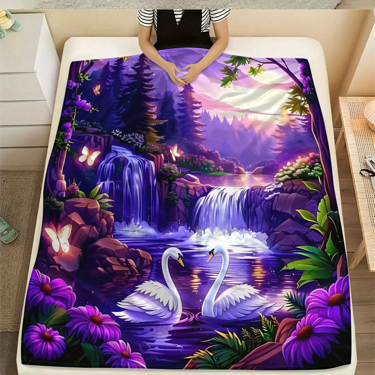 Swan Lake Patterned Blanket - Soft, Warm, Lightweight, Suitable for Sofas, Beds, Offices, And Travel - a Versatile Gift Blanket