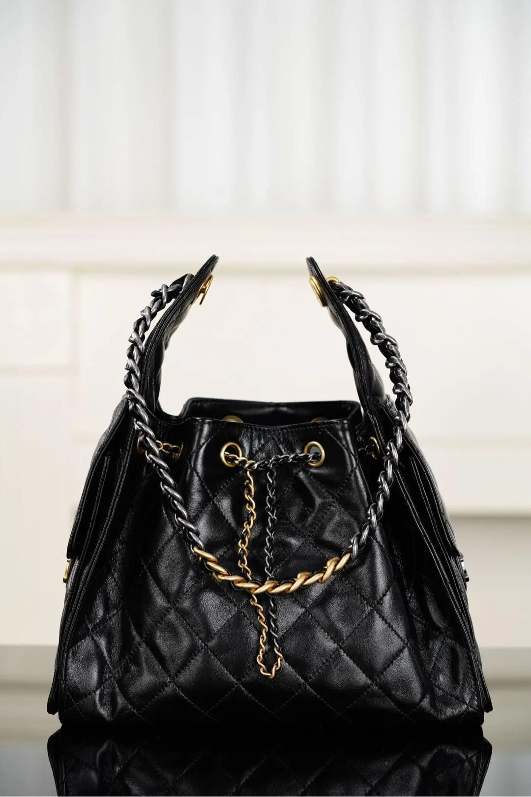 Retro Quilted Drawstring Shoulder Bag Women Chain Strap Bucket Handbag