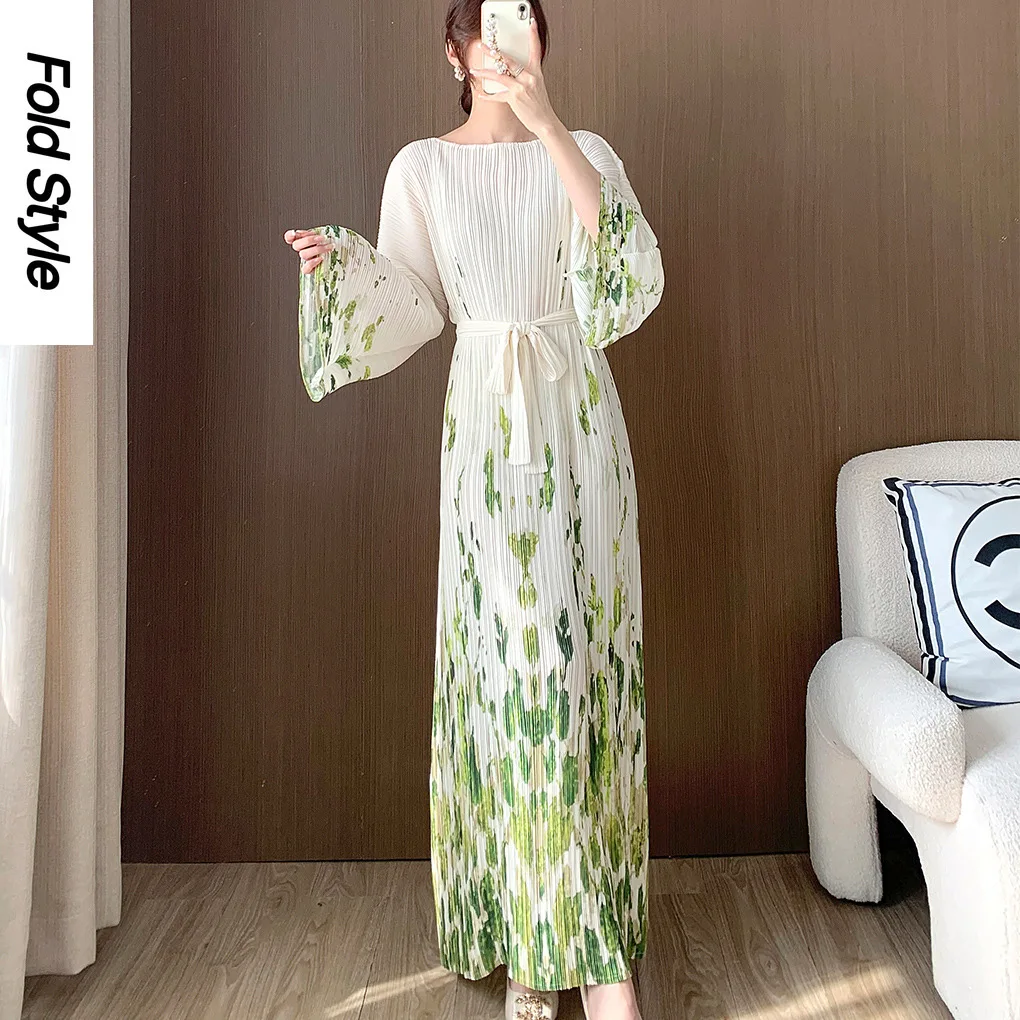 2024 Early Spring/Summer New Three Mansion Folded Oil Painting Printed Dress Long Skirt Women's Dress High End Robe