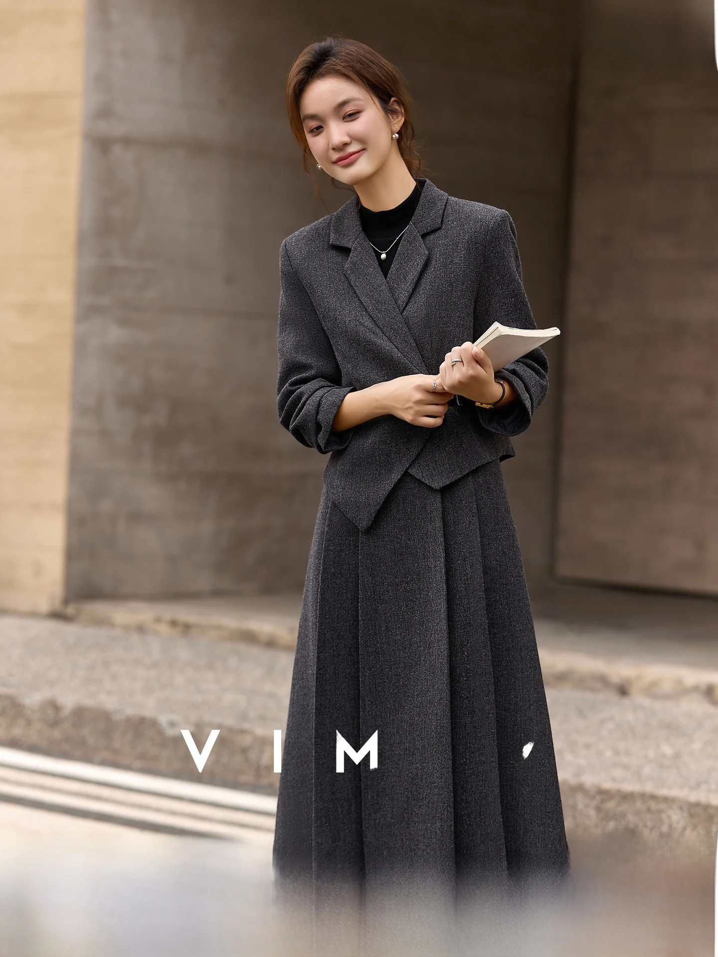 

Women's Suit Set Waist-Cinching Slimming Top Pleated Skirt Two-Piece Winter Faion Ensemble Casual Sle Polyester Fiber