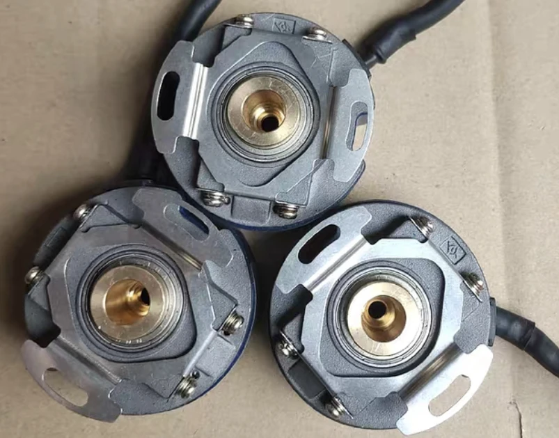 Б/у энкодер ZAK-56A2-250BM-4P-G05L-C протестирован нормально. Функции свойства.