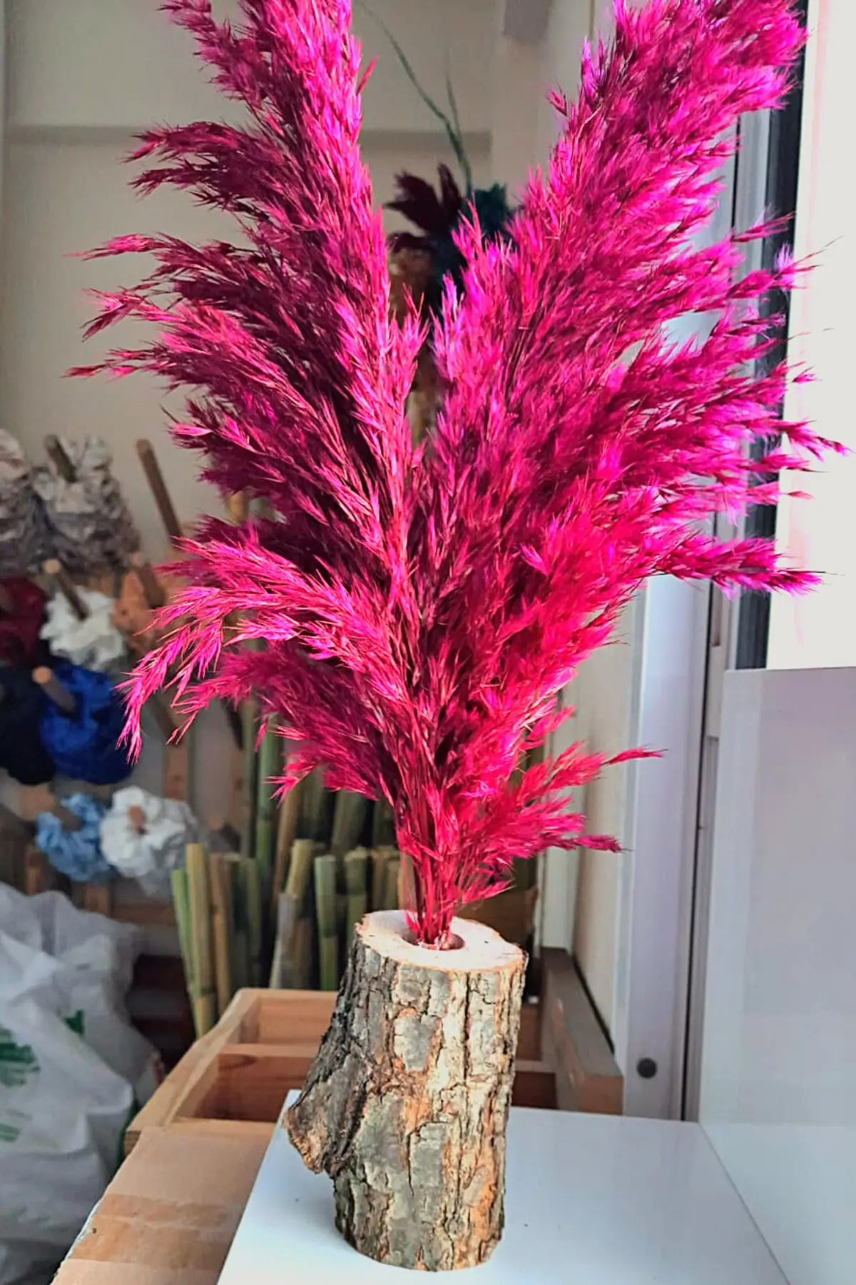 Fuchsia Decorative Natural Pampas Log Flower Pot, Event, Wedding & Entertainment Table Ornament & Decor