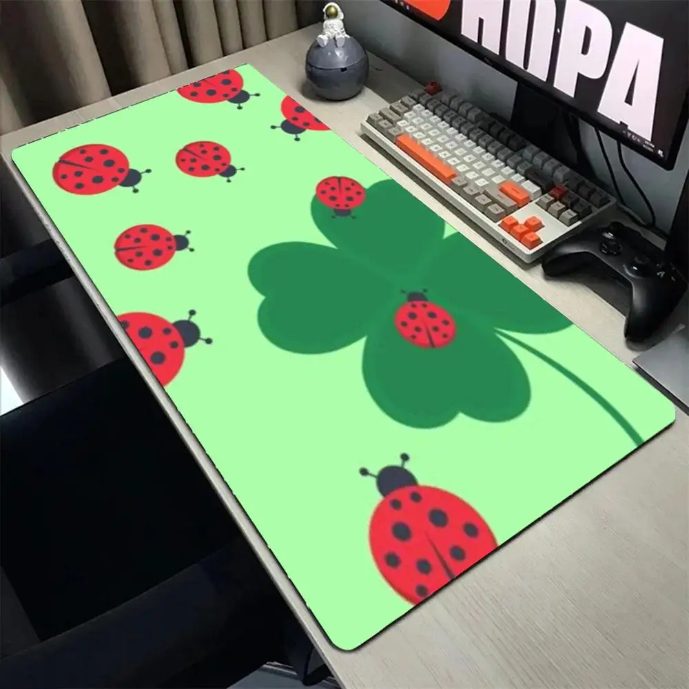 Daisy Pattern Mouse Pad Mousepad Large Gaming Mouse Pad LockEdge Thickened Computer Keyboard Table Desk Mat