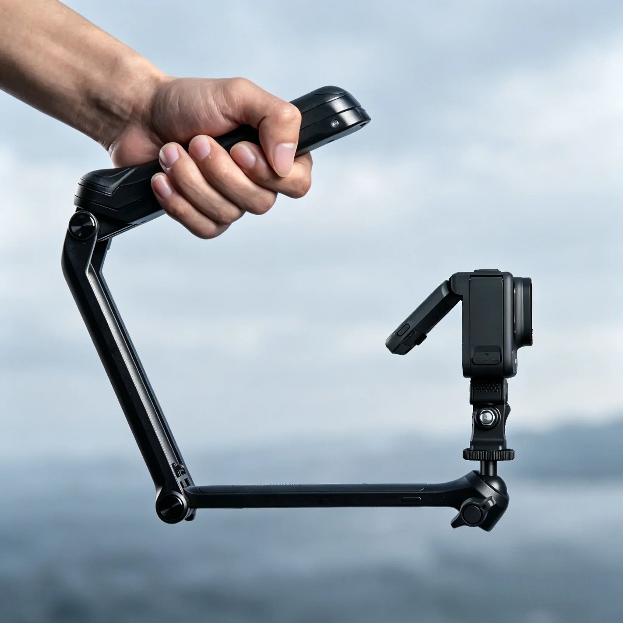 

Универсальная складная селфи-палка для Insta360 X5 X4 GO 3S Link 2, оснащенная шаровой головкой и режимом подвешивания для использования в различных ситуациях.