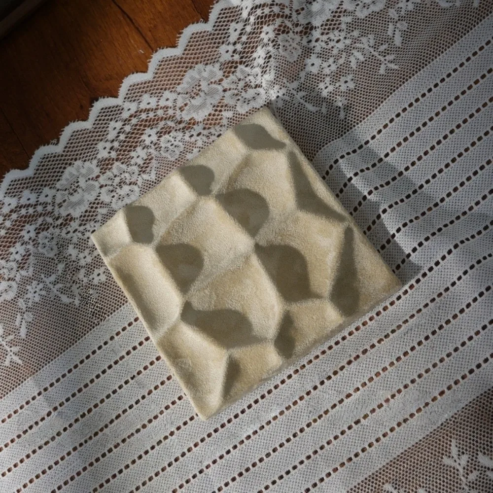 

Тканевый лоток для хранения украшений в стиле INS: Элегантная подставка для колец и серег, декоративный аксессуар для прилавка ювелирного магазина, легкий люкс