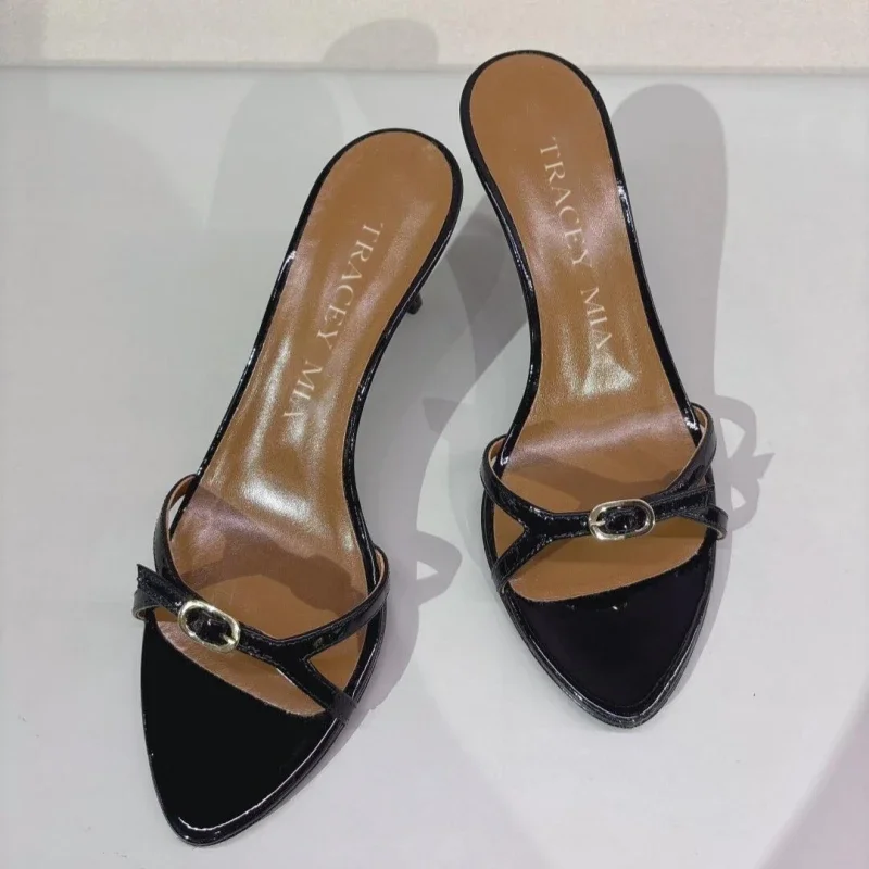 

Новые черные остроконечные босоножки с открытым носком, тонким каблуком и сексуальные полутапочки с прямой лентой для женской уличной одежды.