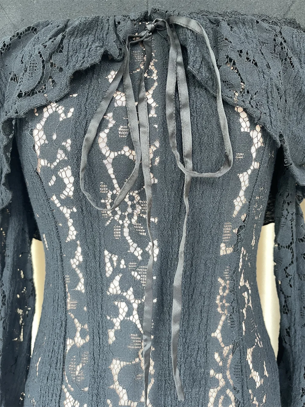 Vestido largo ajustado negro con hombros descubiertos para mujer, vestido de noche elegante de encaje de manga larga de alta calidad para fiesta de boda, otoño 2025