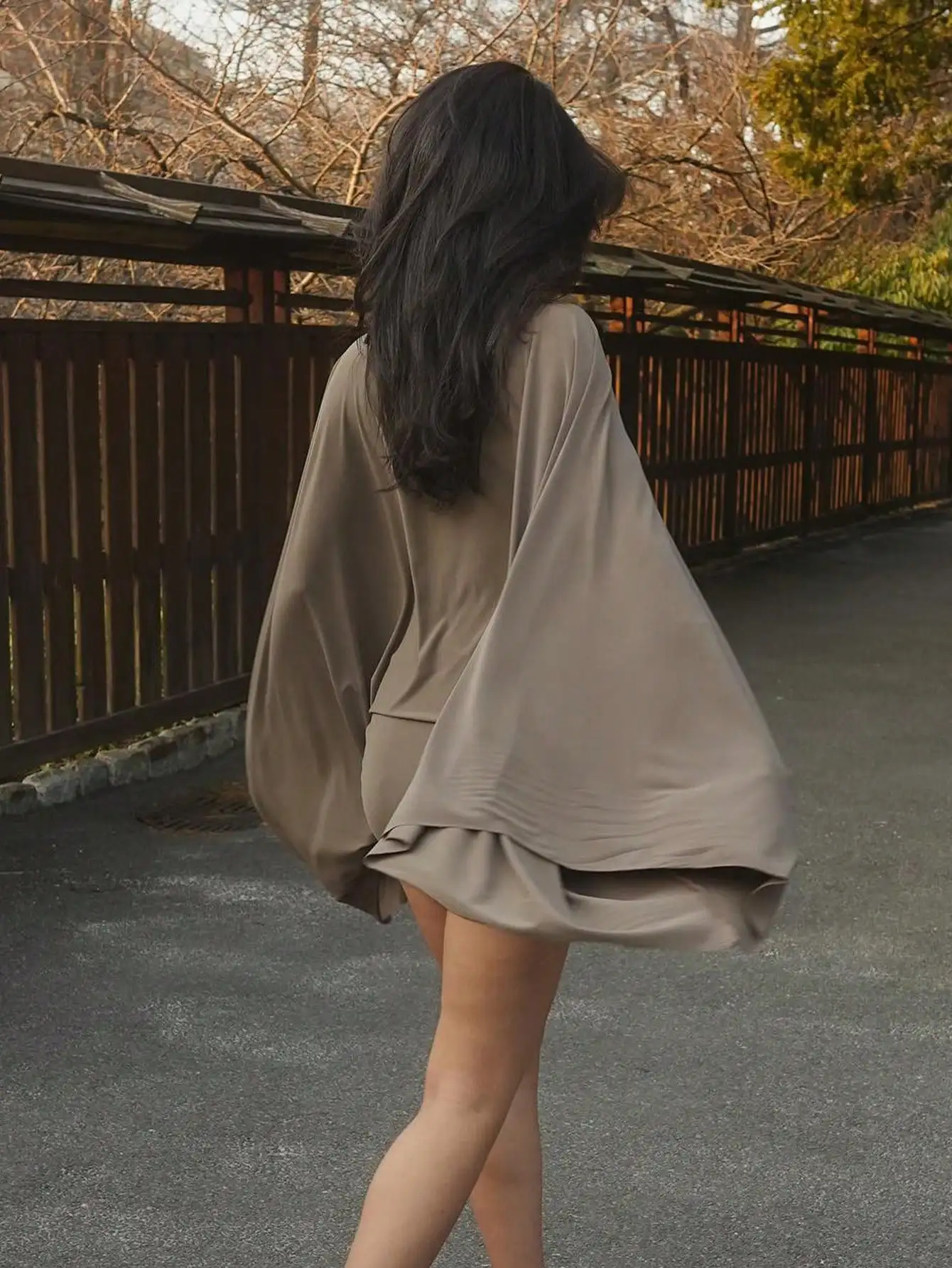 

Женское однотонное мини-платье с открытыми плечами для повседневной носки, торжественных мероприятий, вечеринок, свадеб и праздников