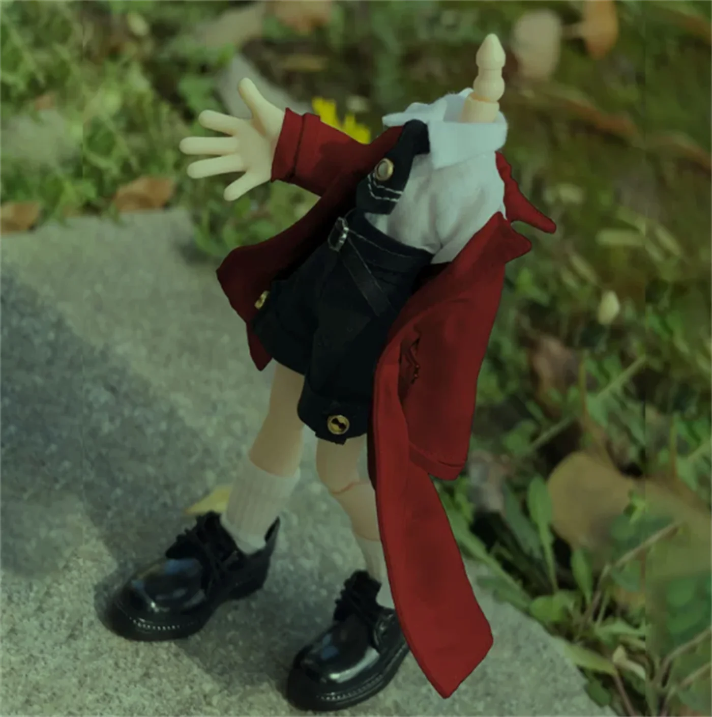 سترة واقية من الرياح للسيدات بمقياس 1/12 معطف طويل ملابس بيضاء سوداء مناسبة لجسم أنيمي مقاس 6 بوصات ألعاب جسم شخصيات الحركة