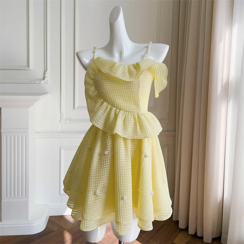 

2024 Newest Fashion Summer Women Dress Yellow Shoulder Strap Evening Club Party Dresses Sexy Mini Backless Stage Costumes