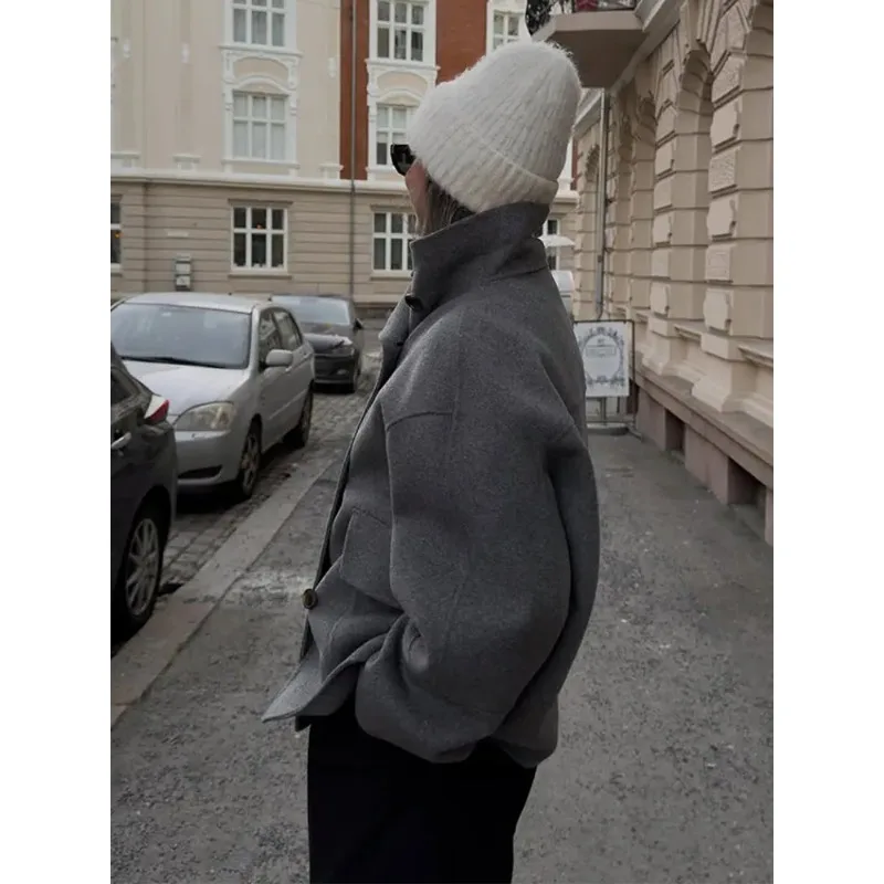 

Элегантная шерстяная куртка с воротником-стойкой, на пуговицах, с длинными рукавами