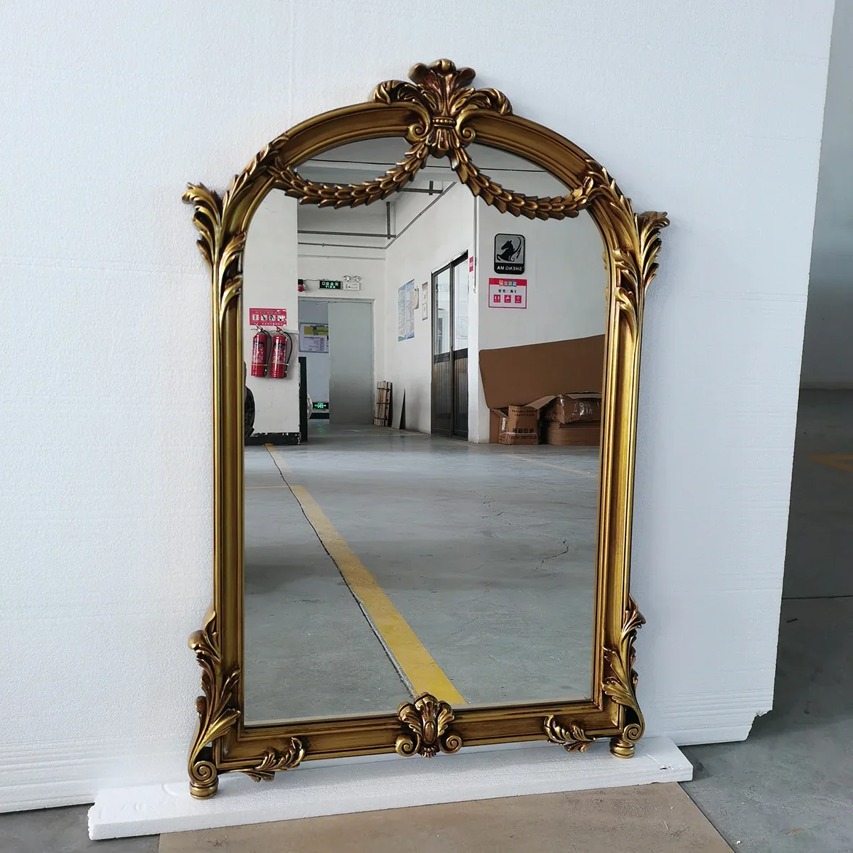 2024 French Vintage Style Bathroom Mirror Home Wall Mount Wall HD Non-Deformation Temperament Decorative Mirror