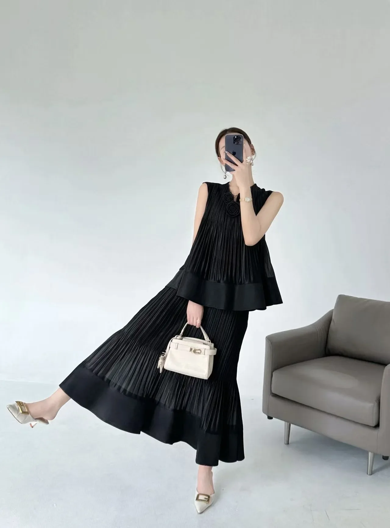 Miyake 2025 verão sem mangas com decote em v camiseta e cintura elástica saia bustier cor sólida verão plissado conjunto de duas peças feminino