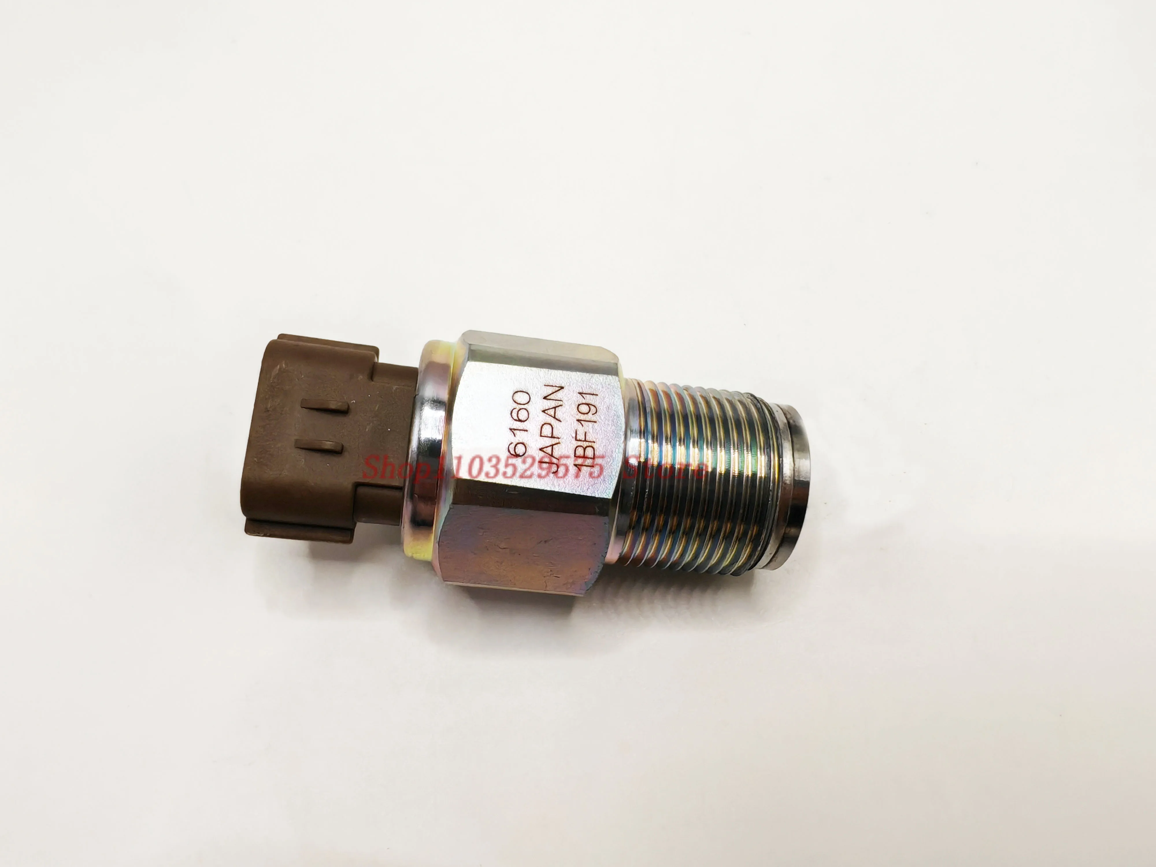 Fuel Rail Pressure Sensor  499000-6160 4990006160 For NISSAN Navara D40 Pathfinder R51 2.5D view 3