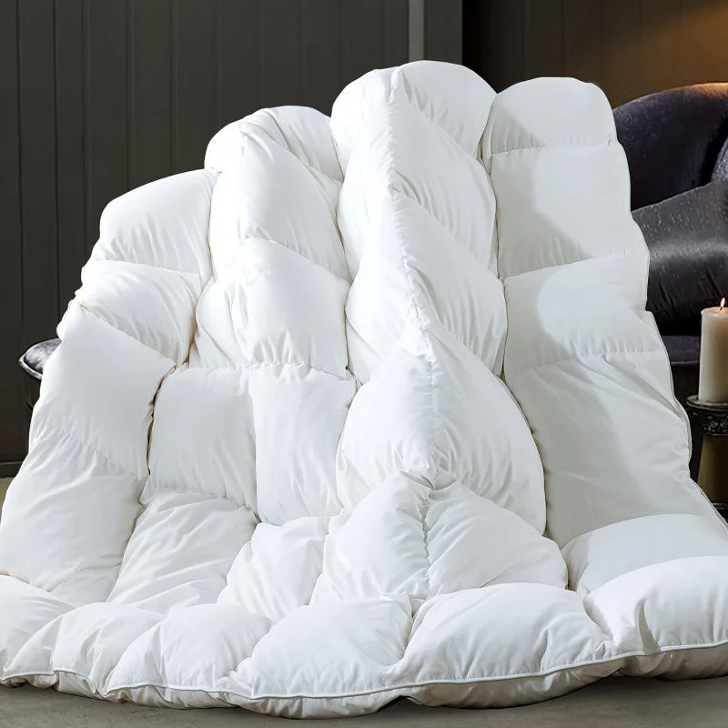 Luxurious white Italian white goose down duvet, ultra-soft with 650 fill power.