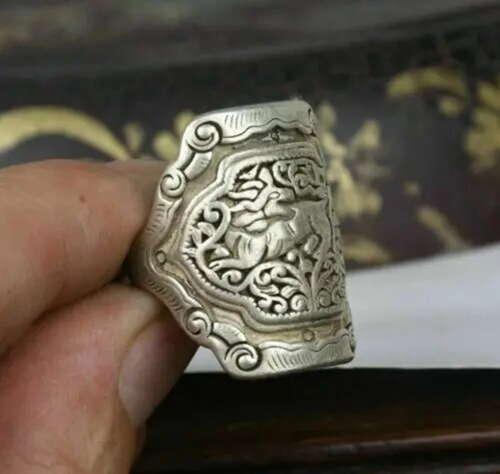 2.9Cm Old Chinese Miao Silver Kylin Qilin Beast Head Jewellery Hand Ring Mascot Fengshui