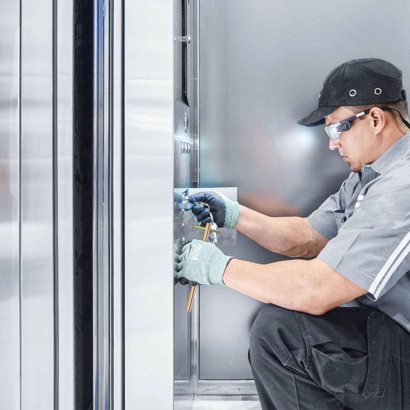 

Triangular Elevator Door Key 7.8 Length Reliable Universal Utility Emergency Elevator Door Key Inspection Chamber Lift