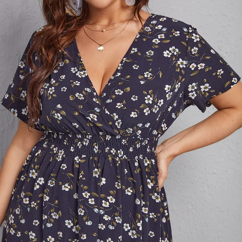 فستان نسائي مقاس كبير، فستان على شكل حرف A بخصر مطبوع عليه زهور، رقبة على شكل حرف V وأكمام قصيرة، الخيار الأول لقضاء العطلات والصيف غير الرسمي