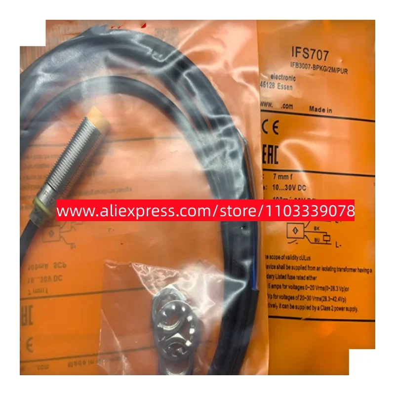 2PCS New capacitor proximity switch  IFS704 IFS703 IFS705 IFS706 IFS708 IFS707