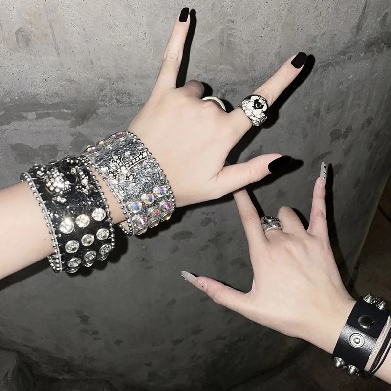 القوطية مجوهرات جلدية الأحمر كريستال الصليب سوار المرأة ريترو الجرونج الجمجمة سوار إكسسوارات الكورية الشرير السحر