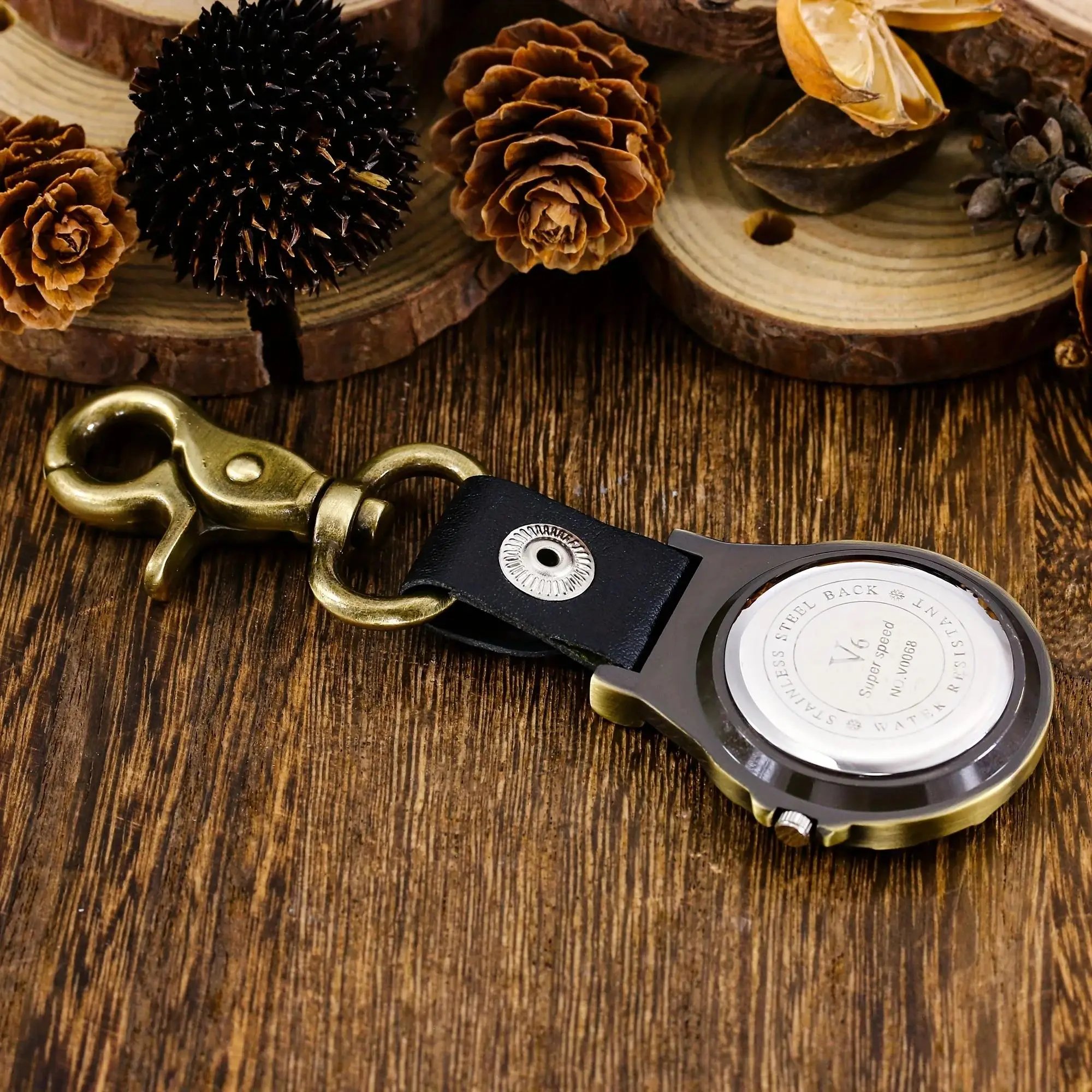 2025 ساعة تسلق الجبال الجديدة كوارتز للجنسين الشرير ساعة معلقة مضيئة اشراق ممرضة ساعة الرياضة في الهواء الطلق معلقة وات