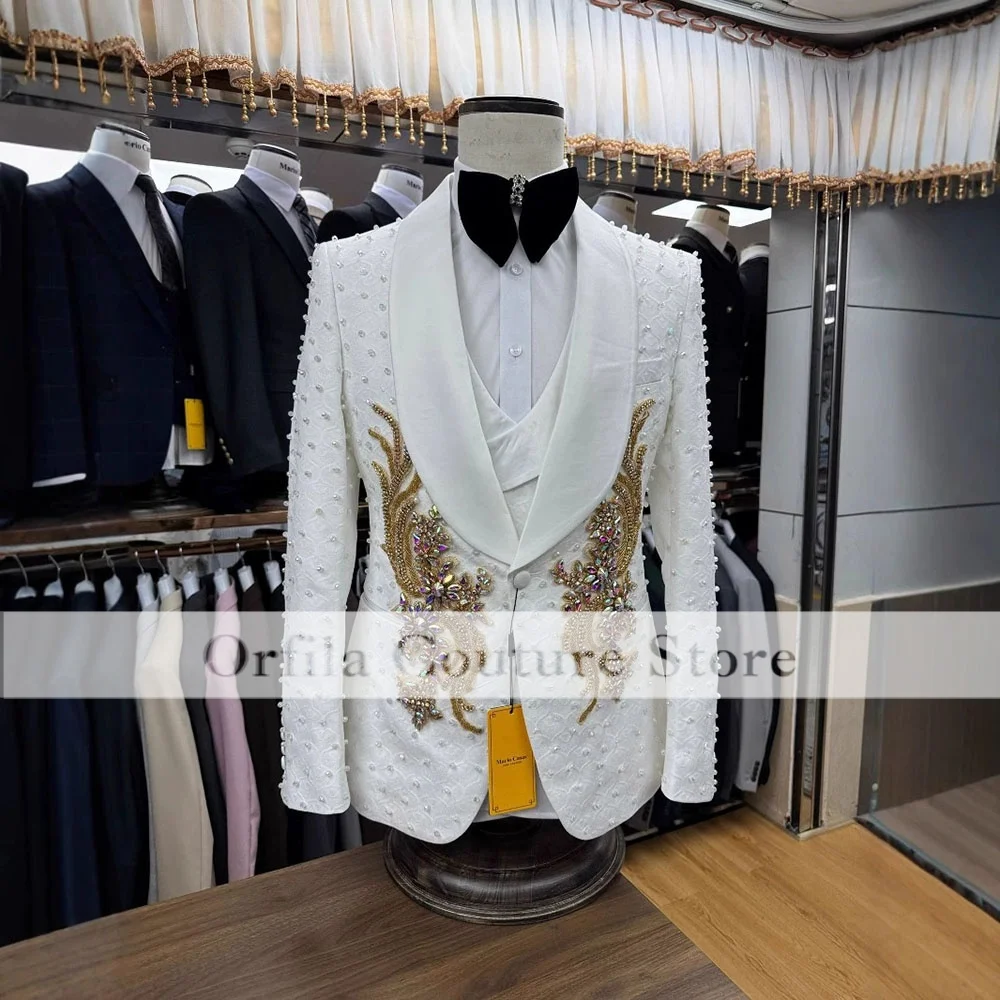 White Jacquard 3 Pieces Suit With Black Velvet Lapel, Handsome Tuxedo For Man, Crystals Beaded Groom Wear, Single Breasted