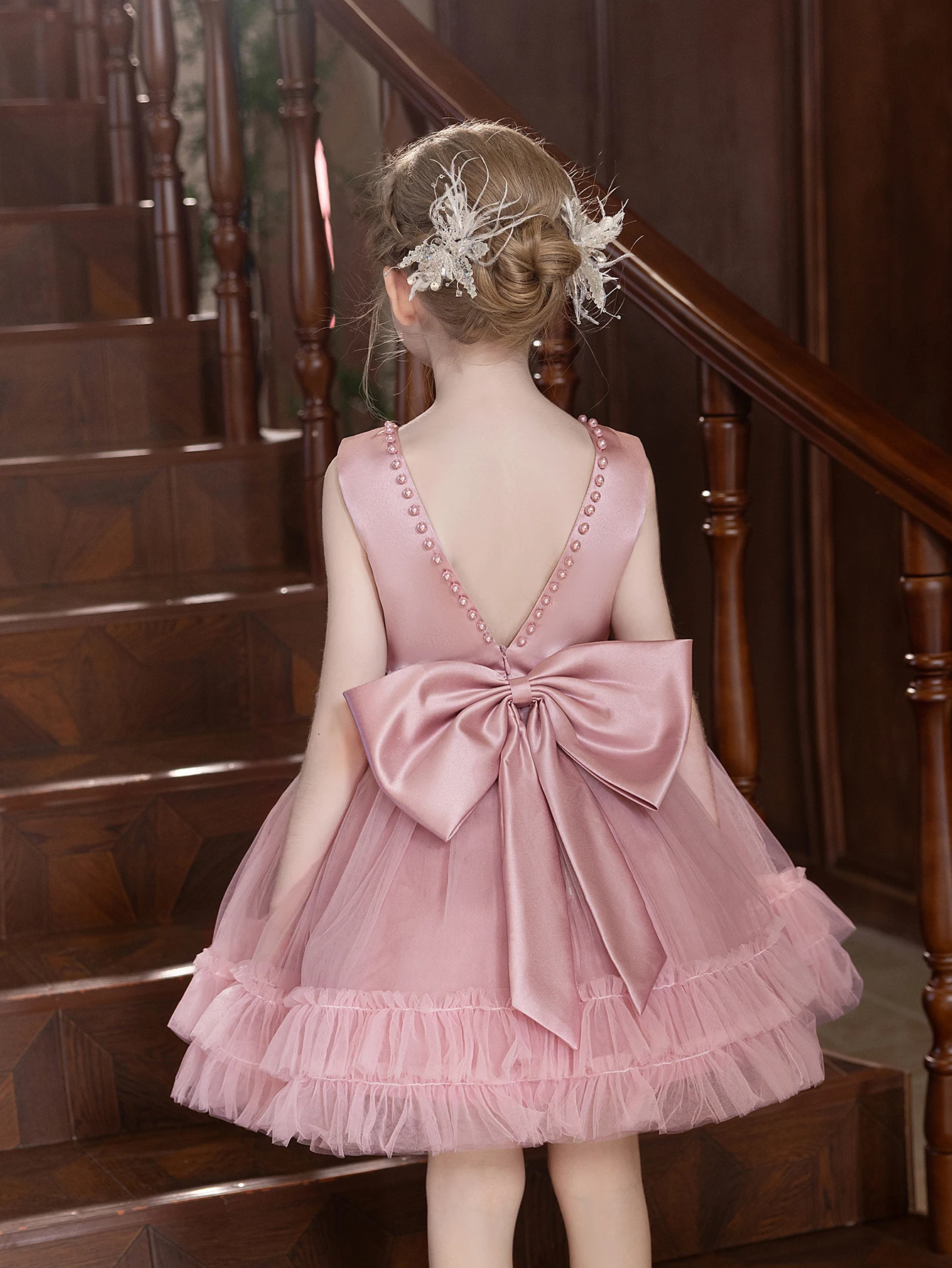 Pink Cake-themed Dress for Girls Featuring a Short Skirt with Large Bow Pompon Gauze for Birthday Party