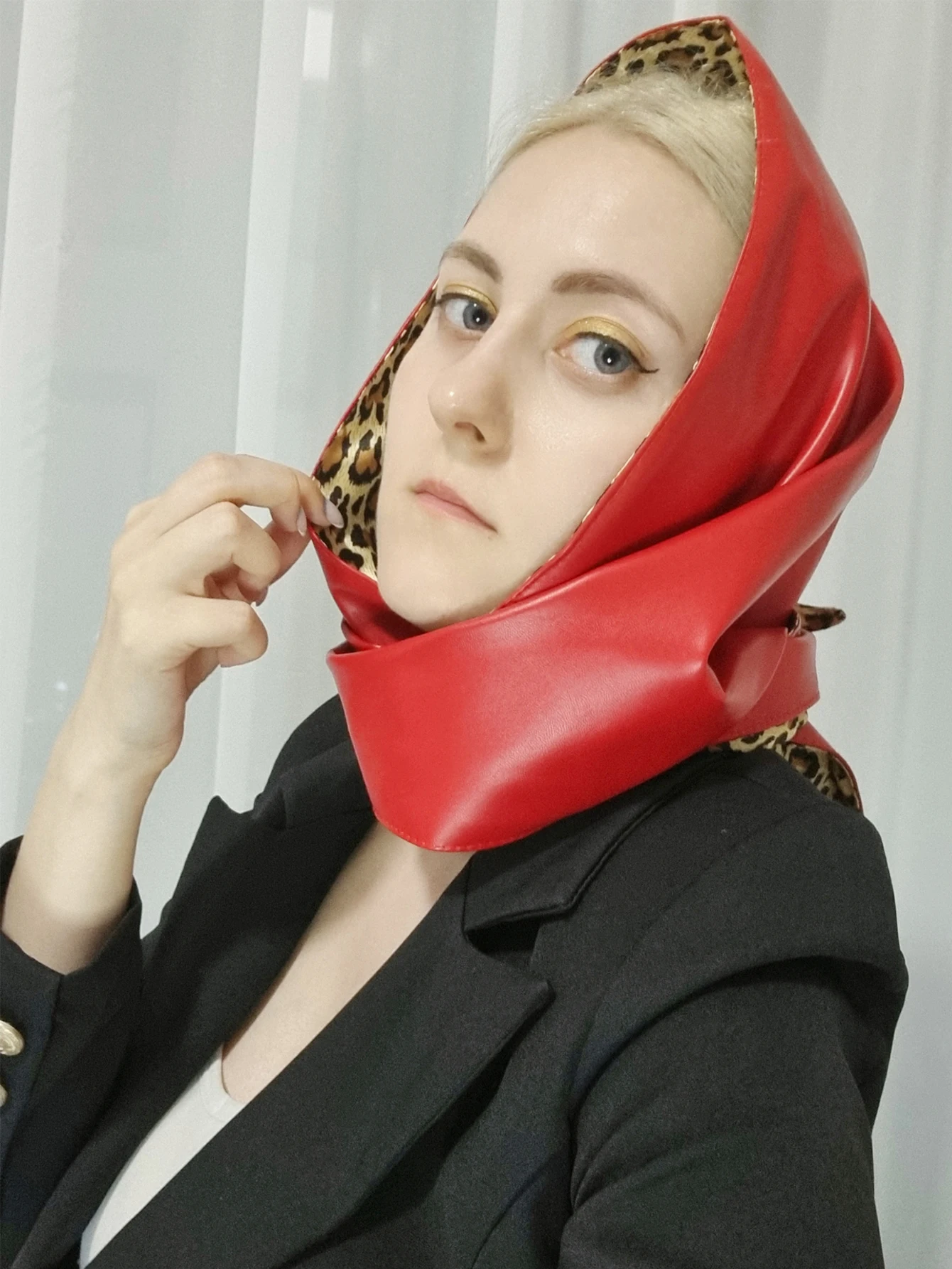 New design PU leather triangle scarf for women The leopard print lining head scarf double-sided hijab