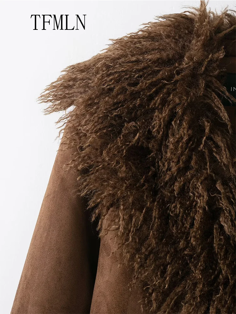 سترات نسائية فاخرة مرقعة من الفرو الصناعي لخريف وشتاء 2025 بأكمام طويلة معاطف أنيقة غير رسمية بجيوب للسيدات ملابس خارجية