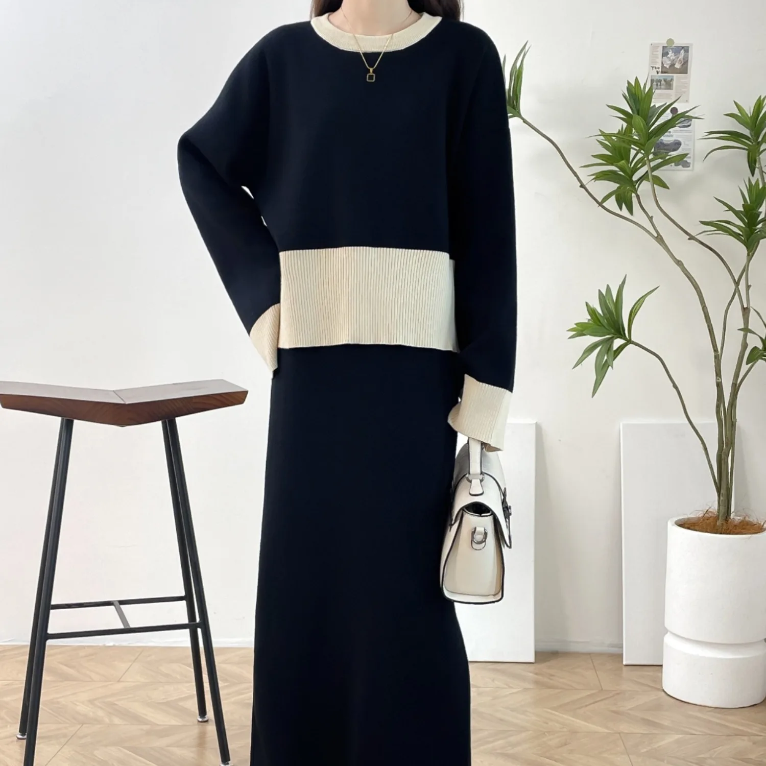 

2024 Autumn Winter Knitted Sweater Suits For Women O Neck Colour Matching Split Black Loose Pullovers + Long A Line Skirts Sets