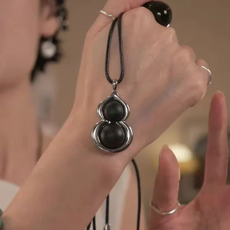 

Vintage Black Leather Metal Tiger Eye Stone Gourd Pendant Necklace for Women Adjustable Long Sweater Chain Fashion Accessories